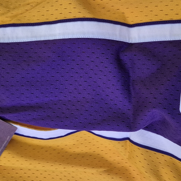 Mitchell & Ness Men's Large Lakers Hardwood Classics Swingmn Gold NBA Shorts NWT - Picture 3 of 4